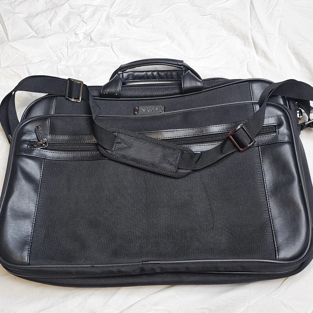 Kenneth Cole Reaction all zippers